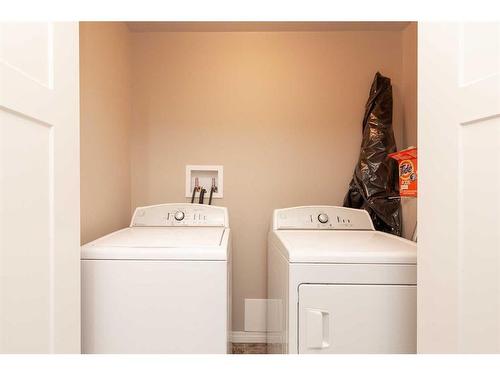 1116 13 Street South, Lethbridge, AB - Indoor Photo Showing Laundry Room