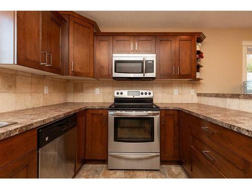 1116 13 Street South, Lethbridge, AB - Indoor Photo Showing Kitchen