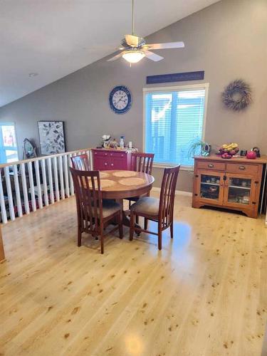 29 Blackfoot Crescent West, Lethbridge, AB - Indoor Photo Showing Dining Room