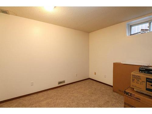 2022 23Rd Avenue North, Lethbridge, AB - Indoor Photo Showing Other Room