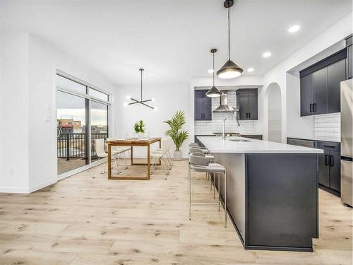 529 Malahat Green West, Lethbridge, AB - Indoor Photo Showing Kitchen With Upgraded Kitchen