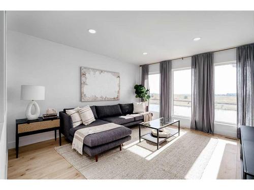 525 Malahat Green West, Lethbridge, AB - Indoor Photo Showing Living Room