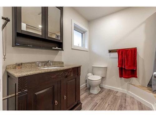 4816 51 Avenue, Taber, AB - Indoor Photo Showing Bathroom