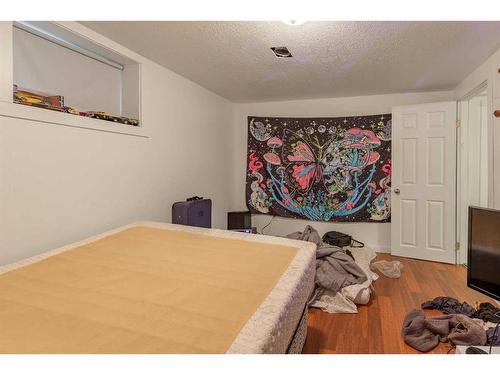 4816 51 Avenue, Taber, AB - Indoor Photo Showing Bedroom