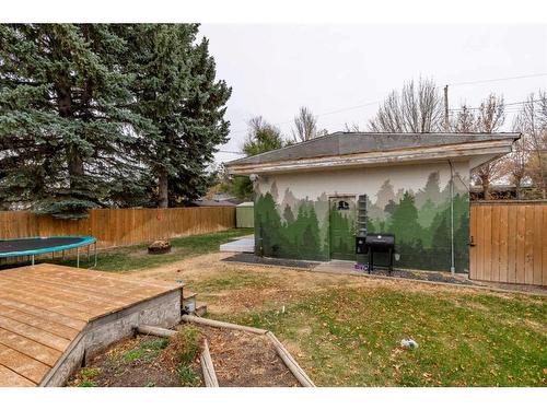 4816 51 Avenue, Taber, AB - Outdoor With Backyard