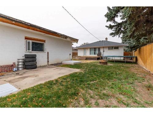 4816 51 Avenue, Taber, AB - Outdoor With Deck Patio Veranda