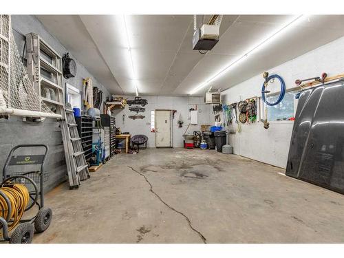 4816 51 Avenue, Taber, AB - Indoor Photo Showing Garage