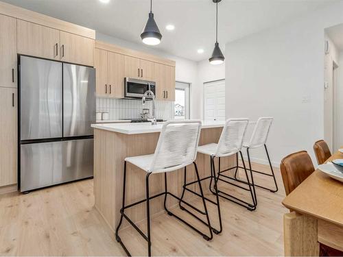 44 Blackwolf Lane North, Lethbridge, AB - Indoor Photo Showing Kitchen