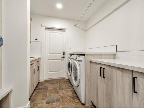 734 30 Street, Fort Macleod, AB - Indoor Photo Showing Laundry Room