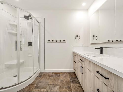 734 30 Street, Fort Macleod, AB - Indoor Photo Showing Bathroom