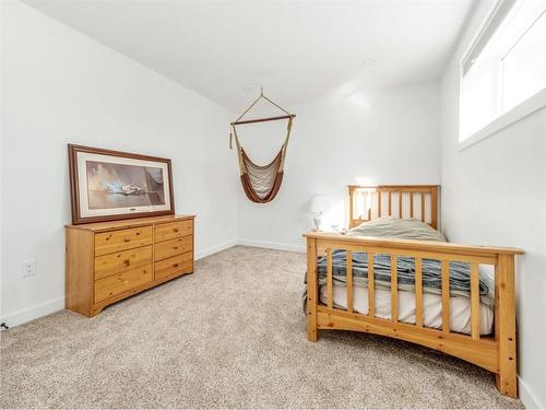 734 30 Street, Fort Macleod, AB - Indoor Photo Showing Bedroom