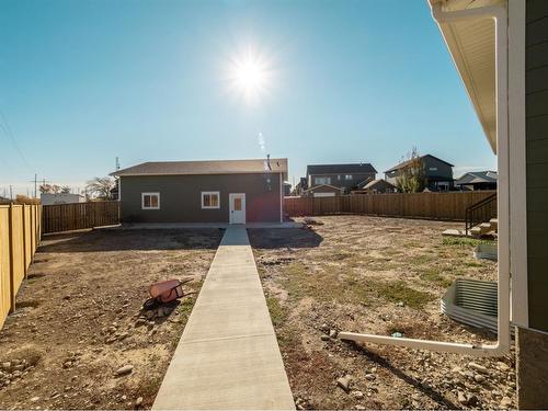 734 30 Street, Fort Macleod, AB - Outdoor