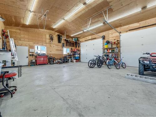 734 30 Street, Fort Macleod, AB - Indoor Photo Showing Garage