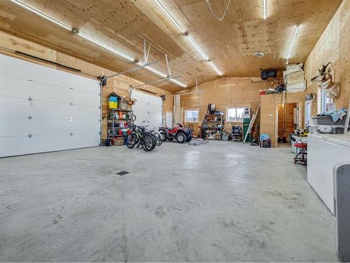 734 30 Street, Fort Macleod, AB - Indoor Photo Showing Garage