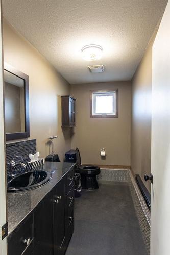 14 Countrylane Blvd, Rural Taber, M.D. Of, AB - Indoor