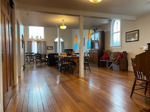 202 5 Street, Cowley, AB - Indoor Photo Showing Dining Room