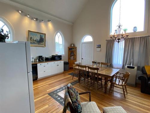 202 5 Street, Cowley, AB - Indoor Photo Showing Dining Room