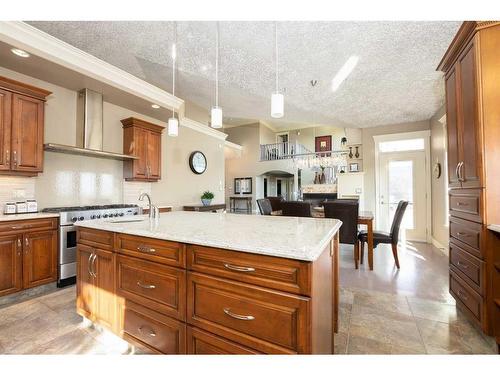 135 Stonecrest Point West, Lethbridge, AB - Indoor Photo Showing Kitchen