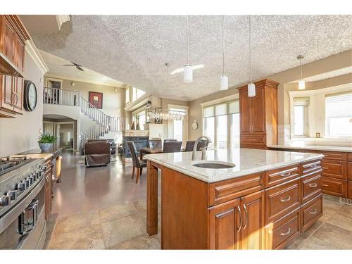 135 Stonecrest Point West, Lethbridge, AB - Indoor Photo Showing Kitchen With Upgraded Kitchen