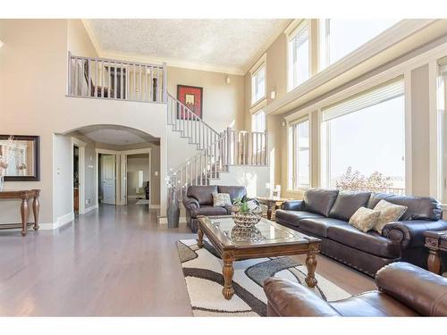 135 Stonecrest Point West, Lethbridge, AB - Indoor Photo Showing Living Room