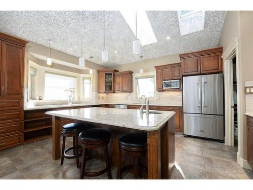 135 Stonecrest Point West, Lethbridge, AB - Indoor Photo Showing Kitchen