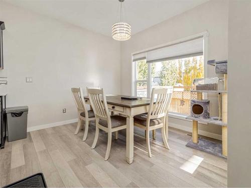 923 Maydell Palmer Vista North, Lethbridge, AB - Indoor Photo Showing Dining Room