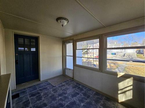 804 8 Avenue South, Lethbridge, AB - Indoor Photo Showing Other Room