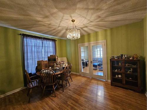 804 8 Avenue South, Lethbridge, AB - Indoor Photo Showing Dining Room