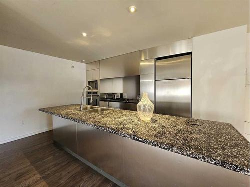 1138 Great Lakes Road South, Lethbridge, AB - Indoor Photo Showing Kitchen With Double Sink With Upgraded Kitchen