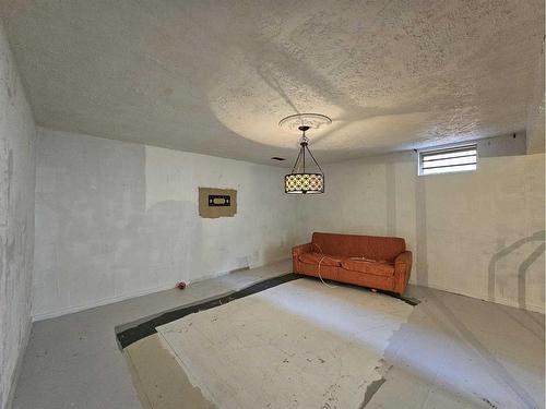 1138 Great Lakes Road South, Lethbridge, AB - Indoor Photo Showing Basement