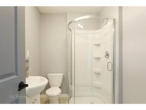 137 3Rd Street South, Picture Butte, AB - Indoor Photo Showing Bathroom