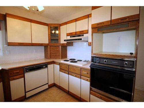 2502 22 Avenue South, Lethbridge, AB - Indoor Photo Showing Kitchen