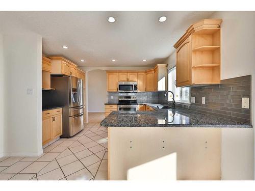 84 Canyon Boulevard West, Lethbridge, AB - Indoor Photo Showing Kitchen With Stainless Steel Kitchen