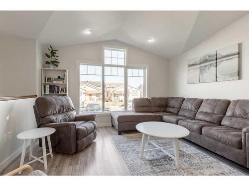 402 10A Street, Nobleford, AB - Indoor Photo Showing Living Room