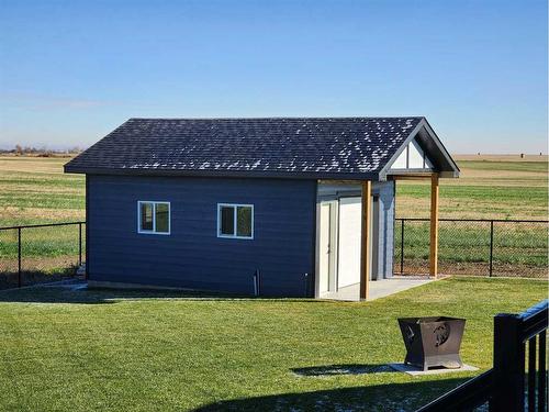 37 Quarry Bank Road, Raymond, AB - Outdoor