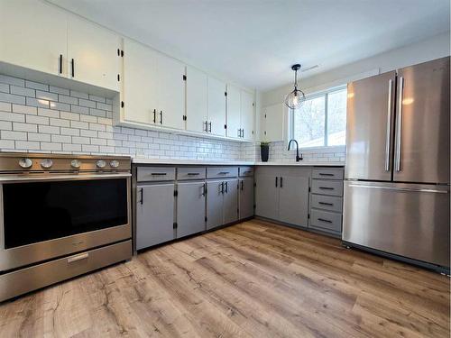 215 Dufferin Street, Granum, AB - Indoor Photo Showing Kitchen