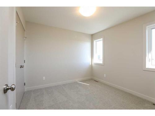 1153 Abitibi Road West, Lethbridge, AB - Indoor Photo Showing Other Room