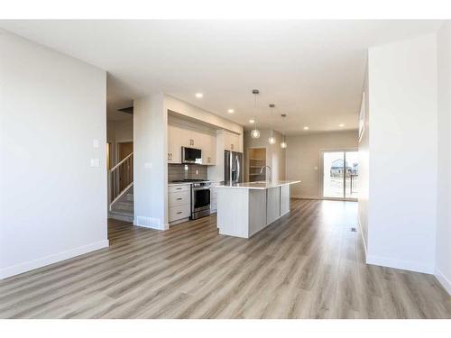 1153 Abitibi Road West, Lethbridge, AB - Indoor Photo Showing Kitchen