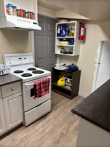 1314 5A Avenue North, Lethbridge, AB - Indoor Photo Showing Kitchen