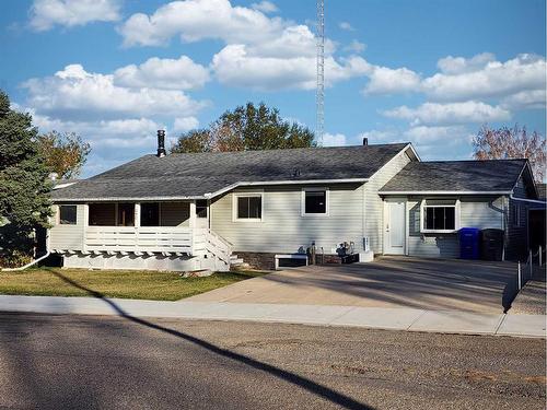 240 53 Avenue East, Claresholm, AB - Outdoor