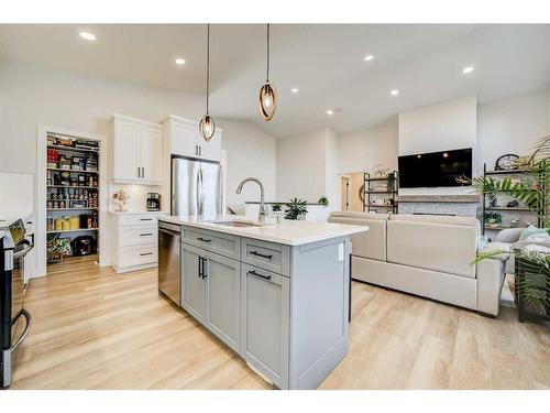 2018 30A Avenue, Coaldale, AB - Indoor Photo Showing Kitchen