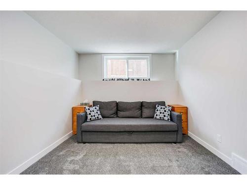 2018 30A Avenue, Coaldale, AB - Indoor Photo Showing Living Room