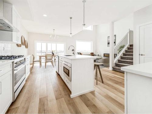 4622 31 Avenue South, Lethbridge, AB - Indoor Photo Showing Kitchen With Upgraded Kitchen