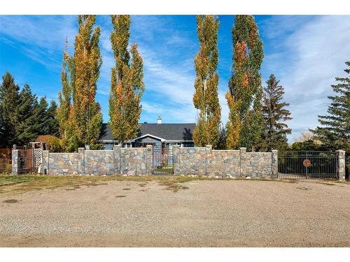 81 E 3 Avenue South, Magrath, AB - Outdoor