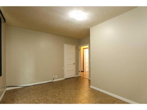 5015 52 Street, Taber, AB - Indoor Photo Showing Other Room