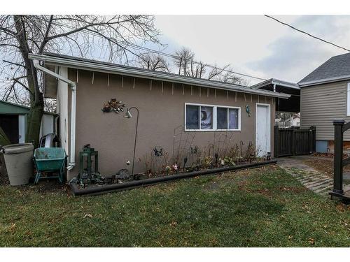 5015 52 Street, Taber, AB - Outdoor