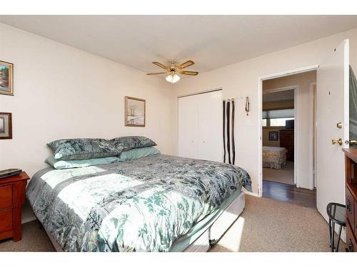 1602 20 Avenue North, Lethbridge, AB - Indoor Photo Showing Bedroom