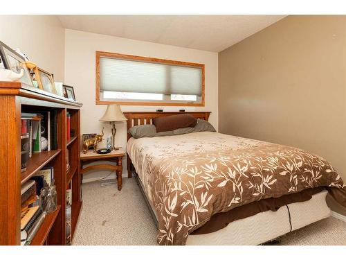 1602 20 Avenue North, Lethbridge, AB - Indoor Photo Showing Bedroom