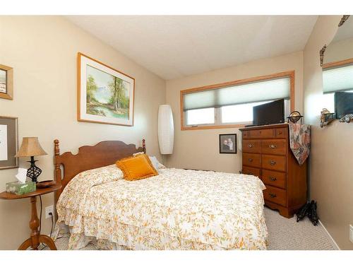 1602 20 Avenue North, Lethbridge, AB - Indoor Photo Showing Bedroom