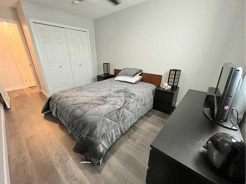 204A-295 Columbia Boulevard West, Lethbridge, AB - Indoor Photo Showing Bedroom